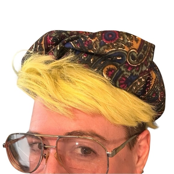 John Andrew of California Accessories - Vintage John Andrews Of California Green & Maroon Paisley Beret Hat With Combs